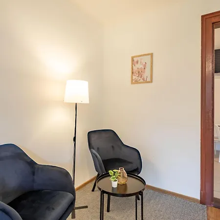 Airport Nearby - Free Parking & Easy Transit Appartement Boedapest